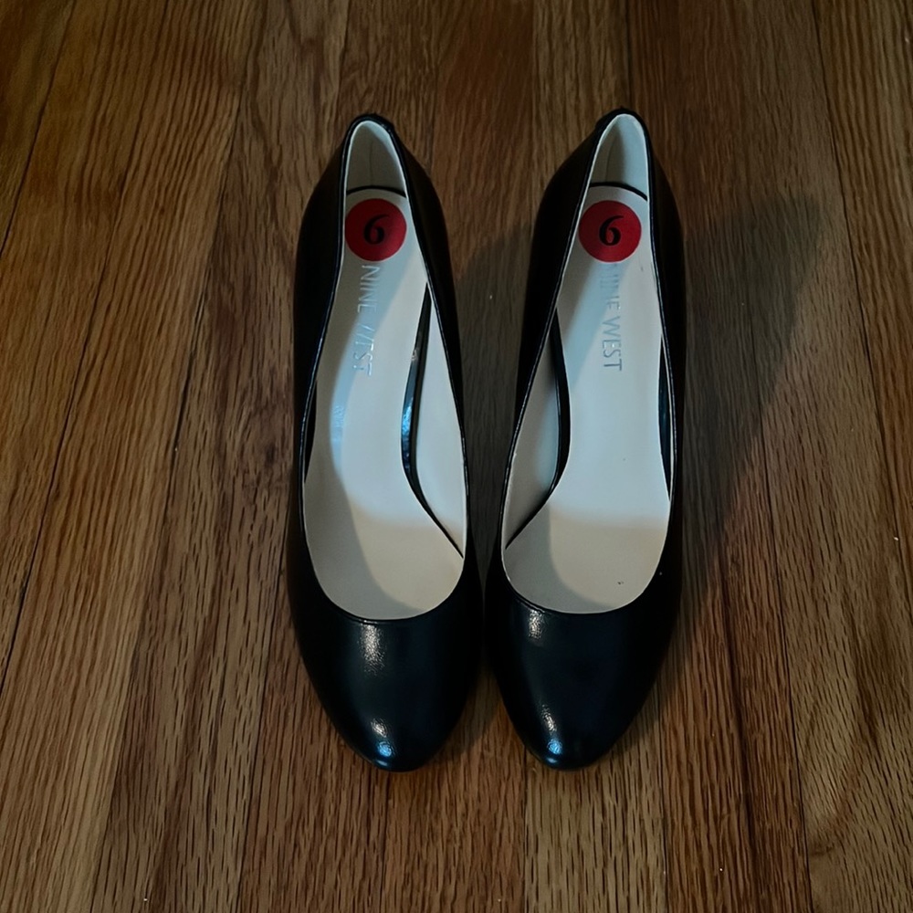 New size 6 black Nine West heels